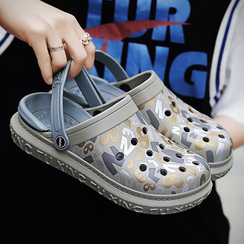 Fashion Men's Sandals EUR Size 36-45 New Design Mixed Color Letter Unisex Shoes Summer Platform Clogs Cool Rubber Slippers Slip-on Couple Slides Antislip Bathroom Shoes Outdoor Beach Shoes Grey