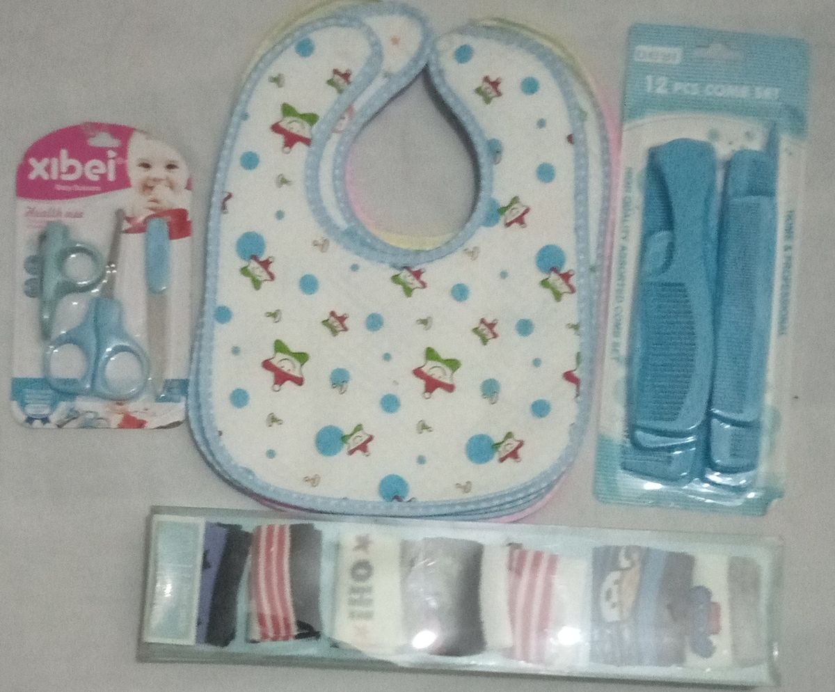 6 Bib With 7 Socks, 12 Combs And Manicure Set For Boy