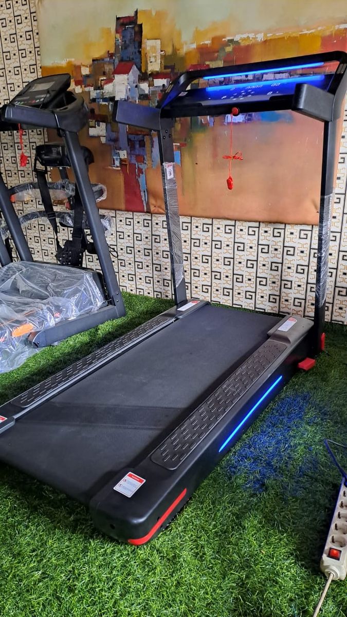 Semi Commercial Bluetooth 4HP Treadmill With Advance Technology