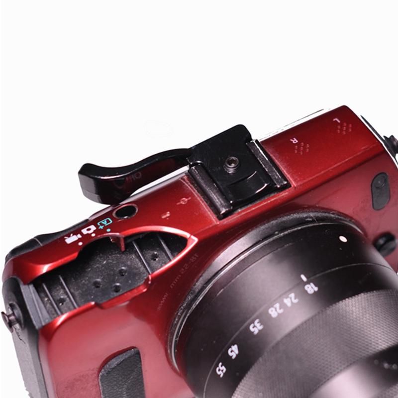 Universal Metal Hot Shoe Adapter Thumb Grip for Camera Canon EOSM Sony NEX Fuji XT10 XT1, 2/Pcs(Red )