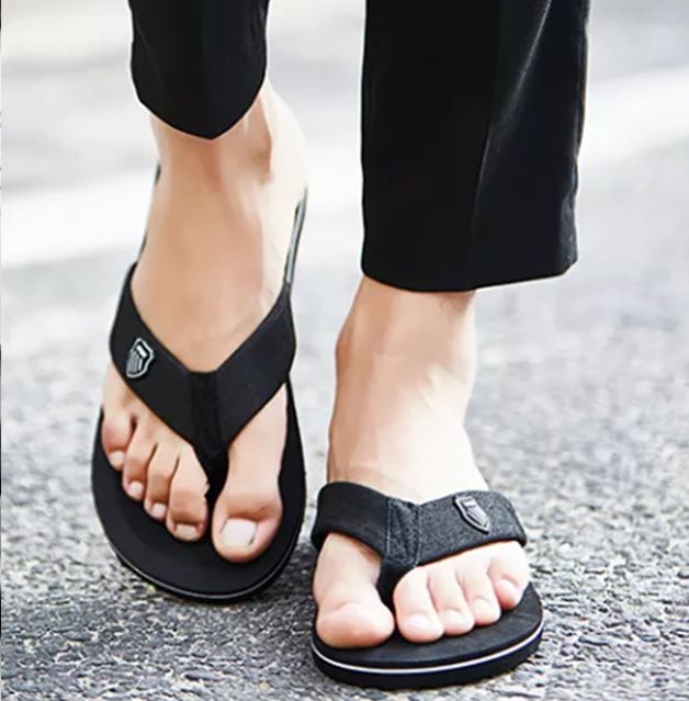 New Fashion Comfortable Super-Light Beach Slippers- Black