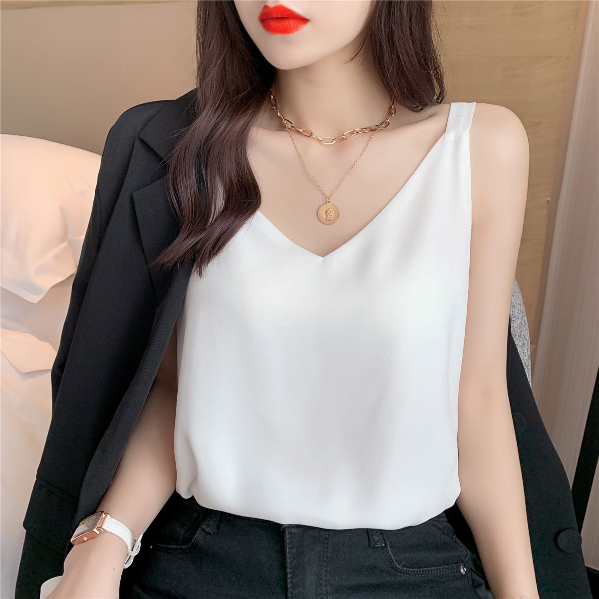 Double Layer Loose And Thin, Wearing A Bottomed Shirt Top
