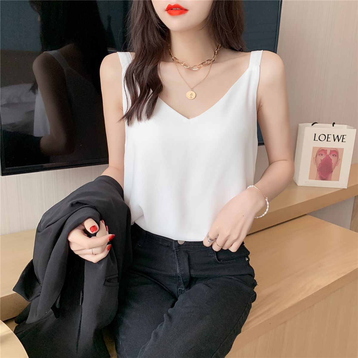 Double Layer Loose And Thin, Wearing A Bottomed Shirt Top