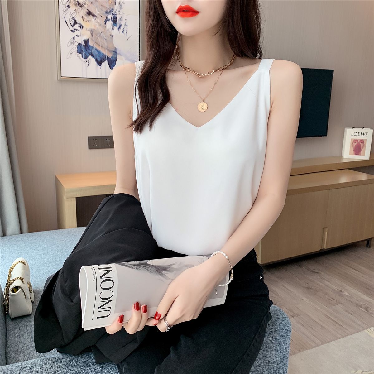 Double Layer Loose And Thin, Wearing A Bottomed Shirt Top