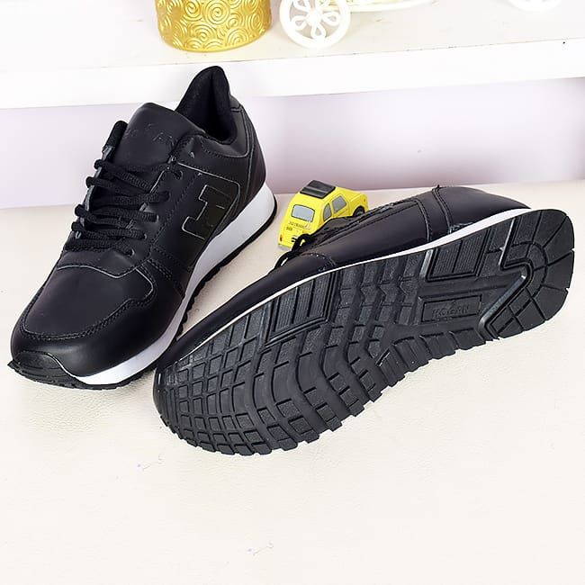 Comfortable Canvas Black