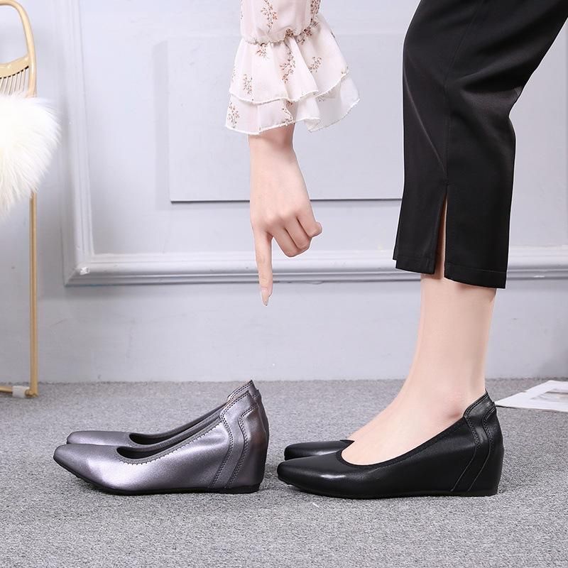 Women's shoes with small slope heels, black work leather shoes, soft soles, raised flat bottoms,