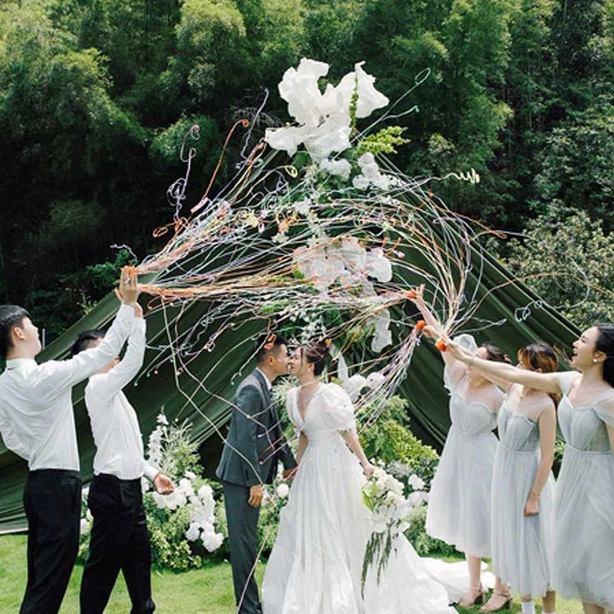 Hand Throw Streamers 10pcs Celebration Streamer Popper Set for Parties Multicolor