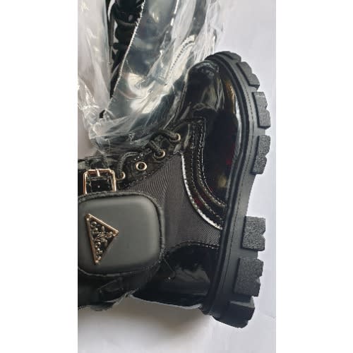 Unisex Glossy Boots - Black