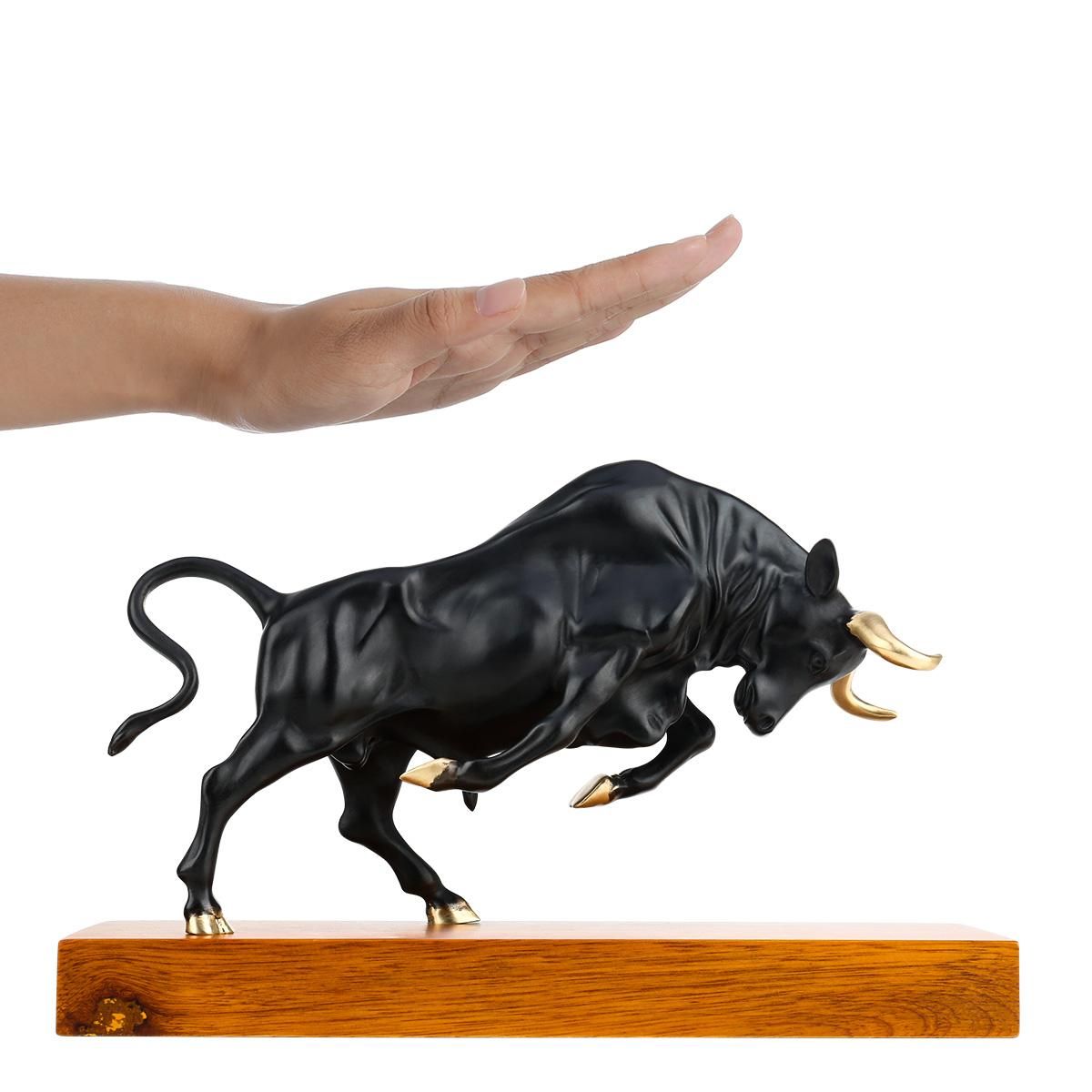 Vigorous Bull Bronze Sculpture Full of Momentum Strength Animal Sculpture Bull