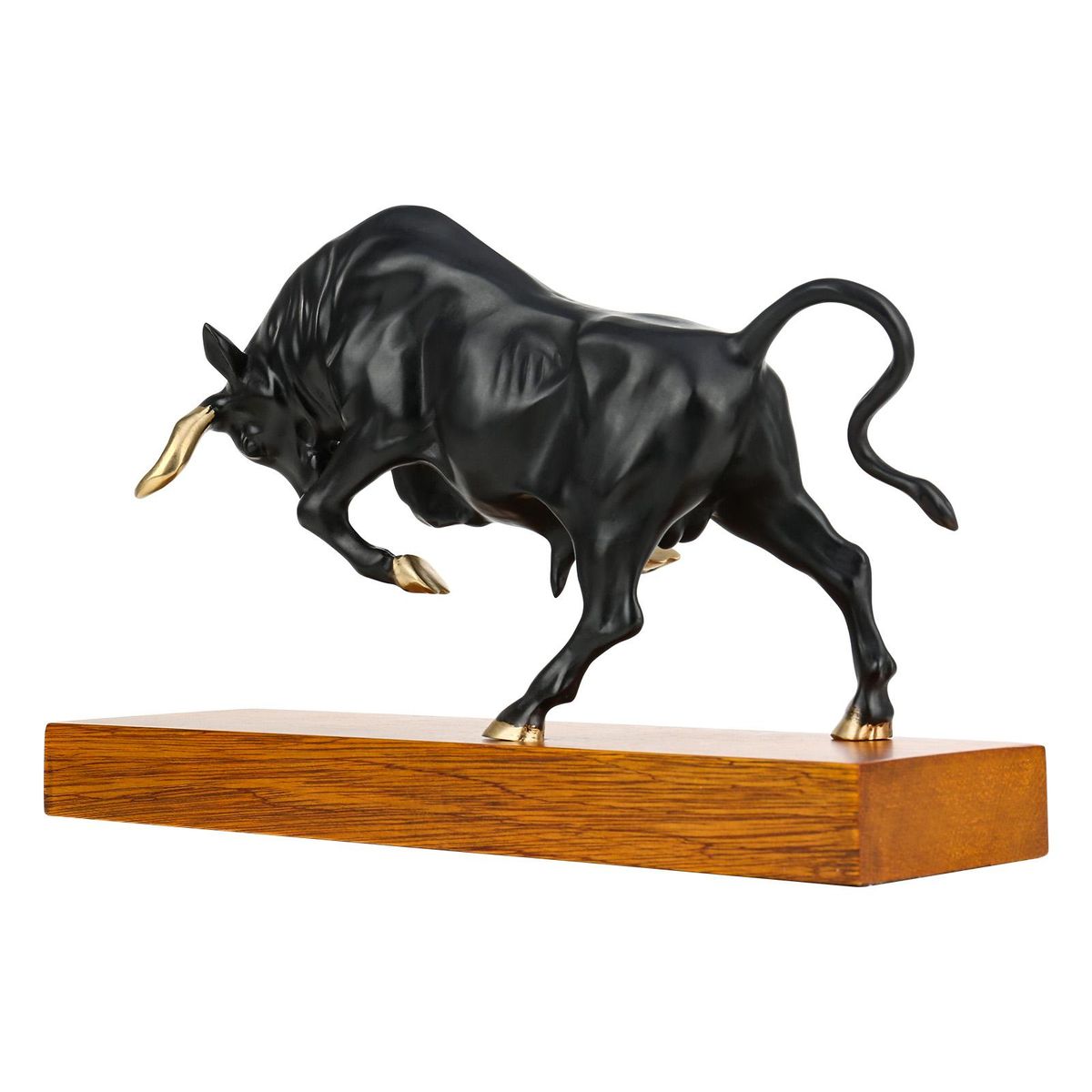 Vigorous Bull Bronze Sculpture Full of Momentum Strength Animal Sculpture Bull