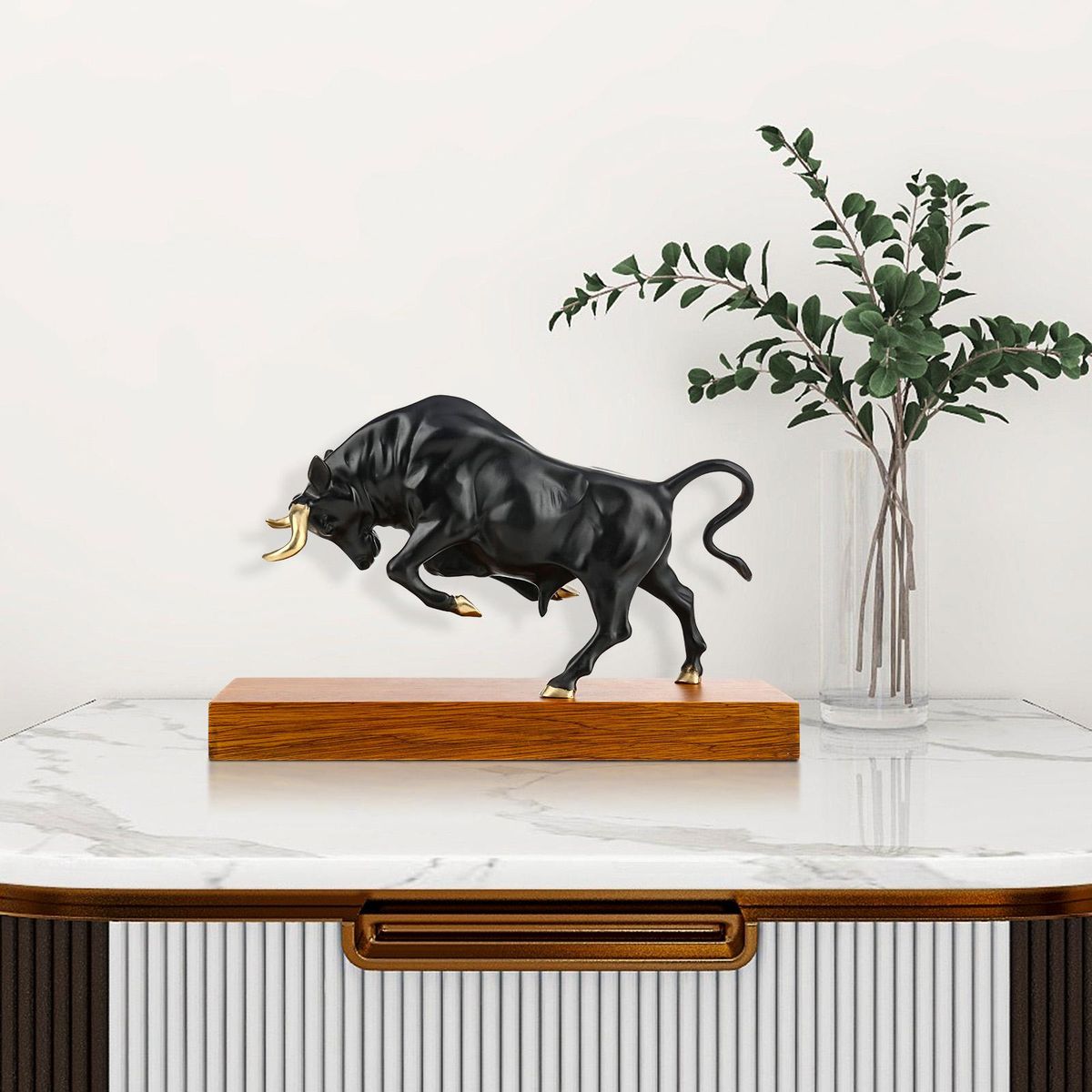 Vigorous Bull Bronze Sculpture Full of Momentum Strength Animal Sculpture Bull
