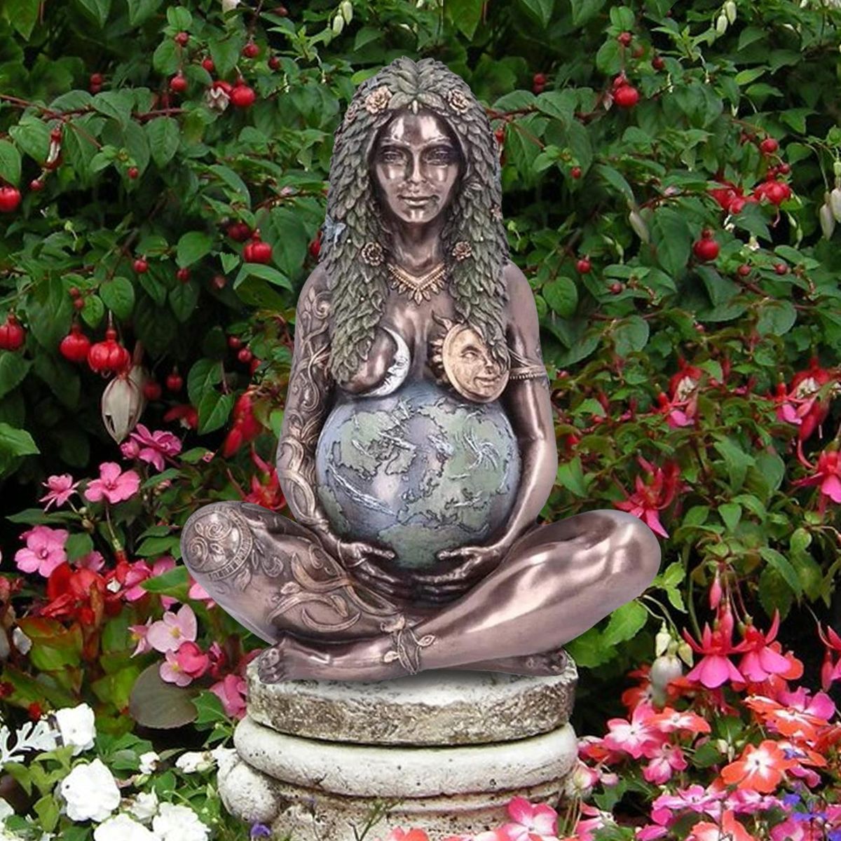 The Earth Goddess Gaia Mother Earth Sculpture Ornaments