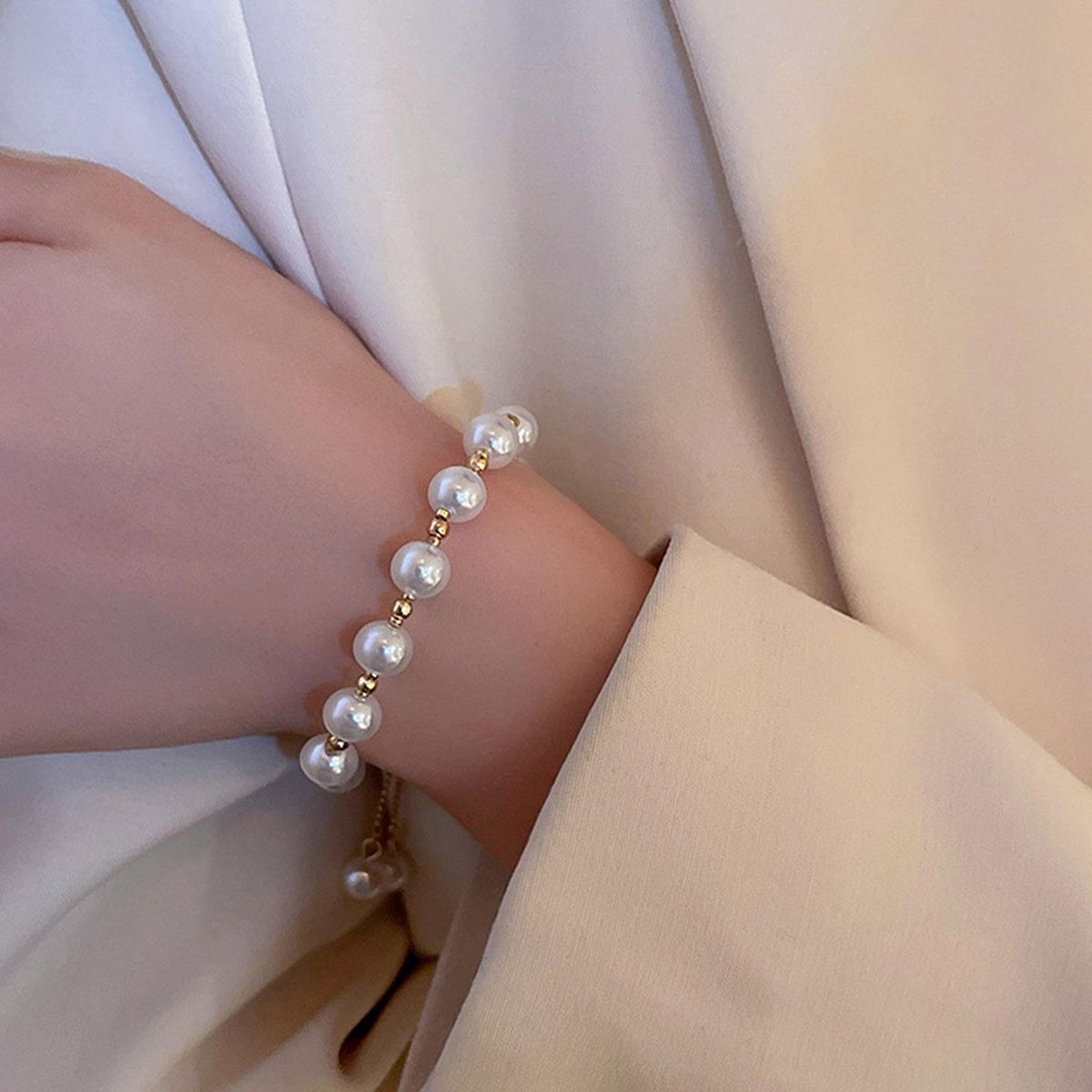 Ladies Bracelet Girl Faux Pearl Cuff Bracelet Fashion Jewelry White