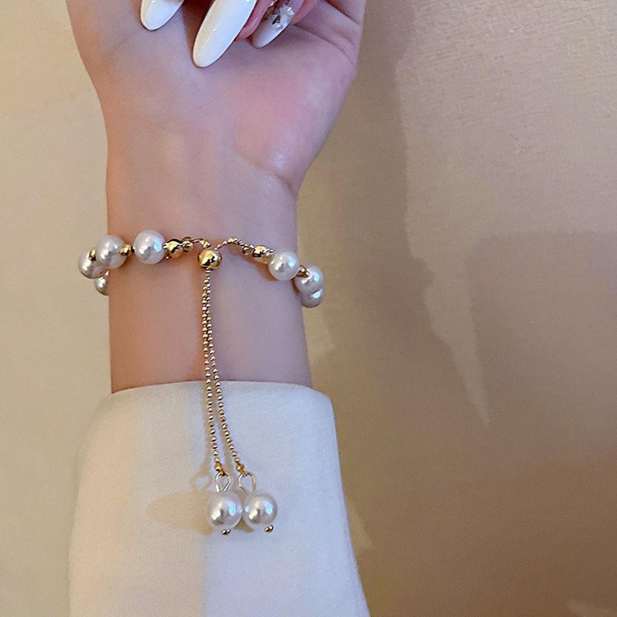 Ladies Bracelet Girl Faux Pearl Cuff Bracelet Fashion Jewelry White