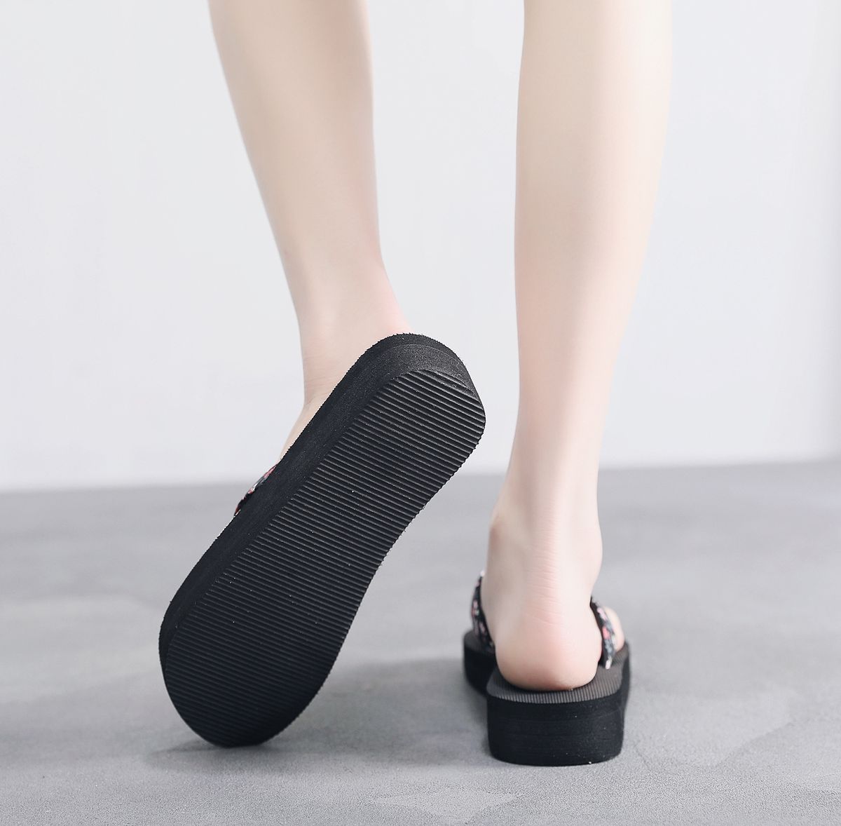 Unique Ladies Flat Sandals