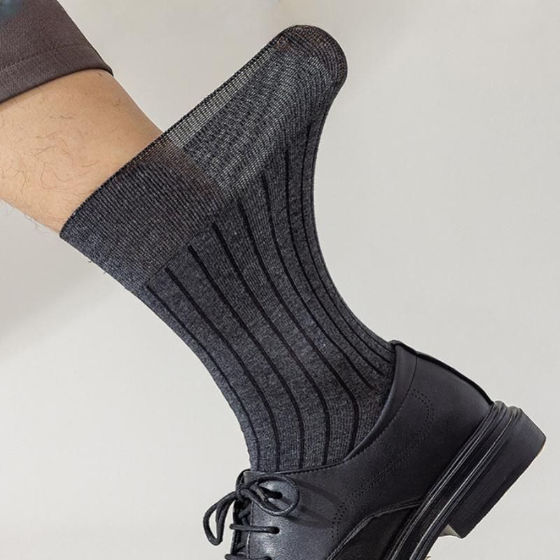 Summer high quality cotton thin socks for men Business breathable soft casual crew long mid tube soft socks spring comfortable