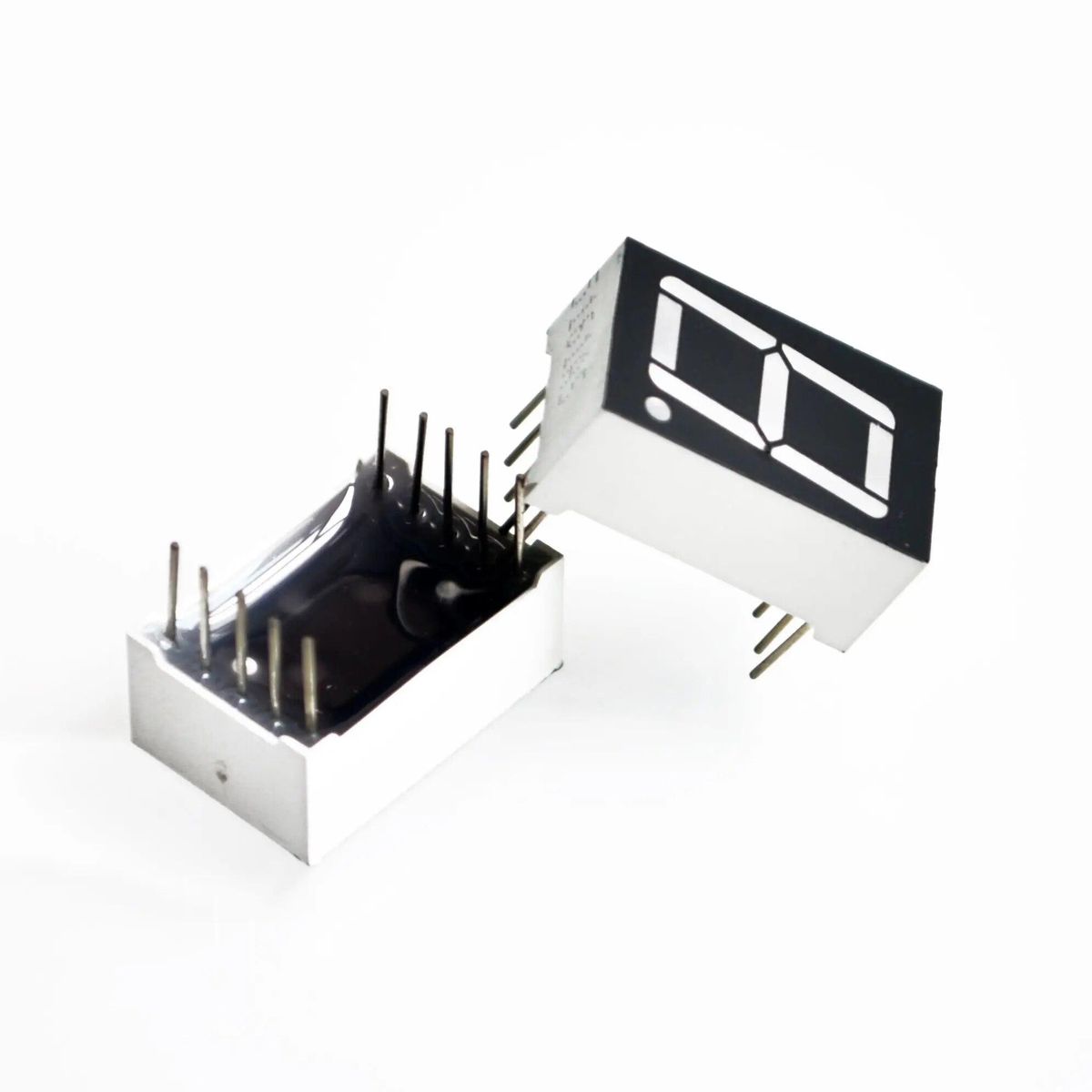 High Brightness 25-30mcd 1 Digit 0.56" 7 SEGMENT LED DISPLAY COMMON CATHODE RED COLOR 100PCS/lot