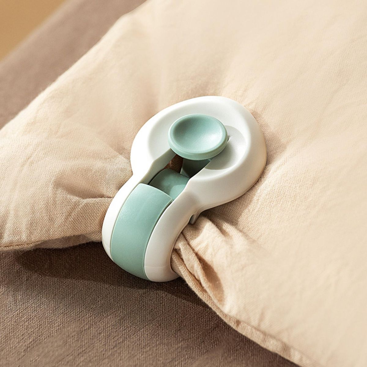 6PCS Duvet Cover Clips No Pins Comforter Fasteners Keep Corner in Place Quilt Fixer Anti-move Duvet Cover Clips Bedding Accessories