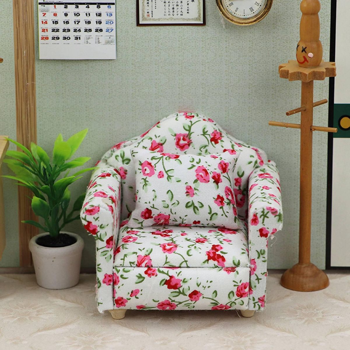 1/12 Scale Doll House Miniature Single Sofa with Pillow