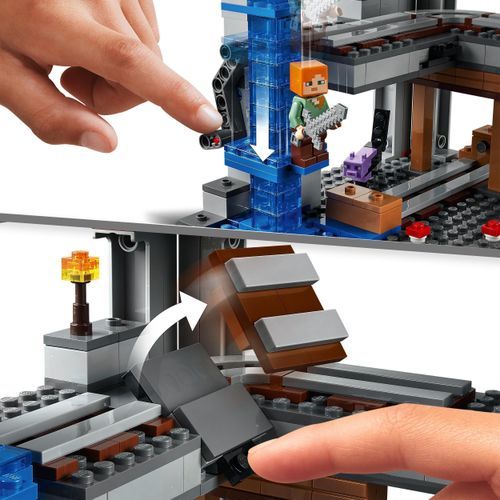 LEGO® Minecraft™ The First Adventure 21169 Minecraft