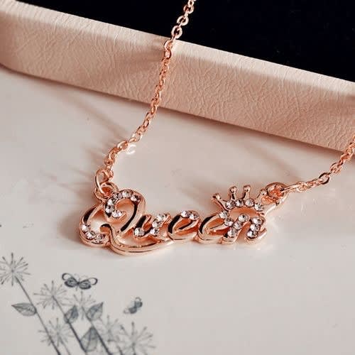 Queen Letter Pendant Necklace - Gold