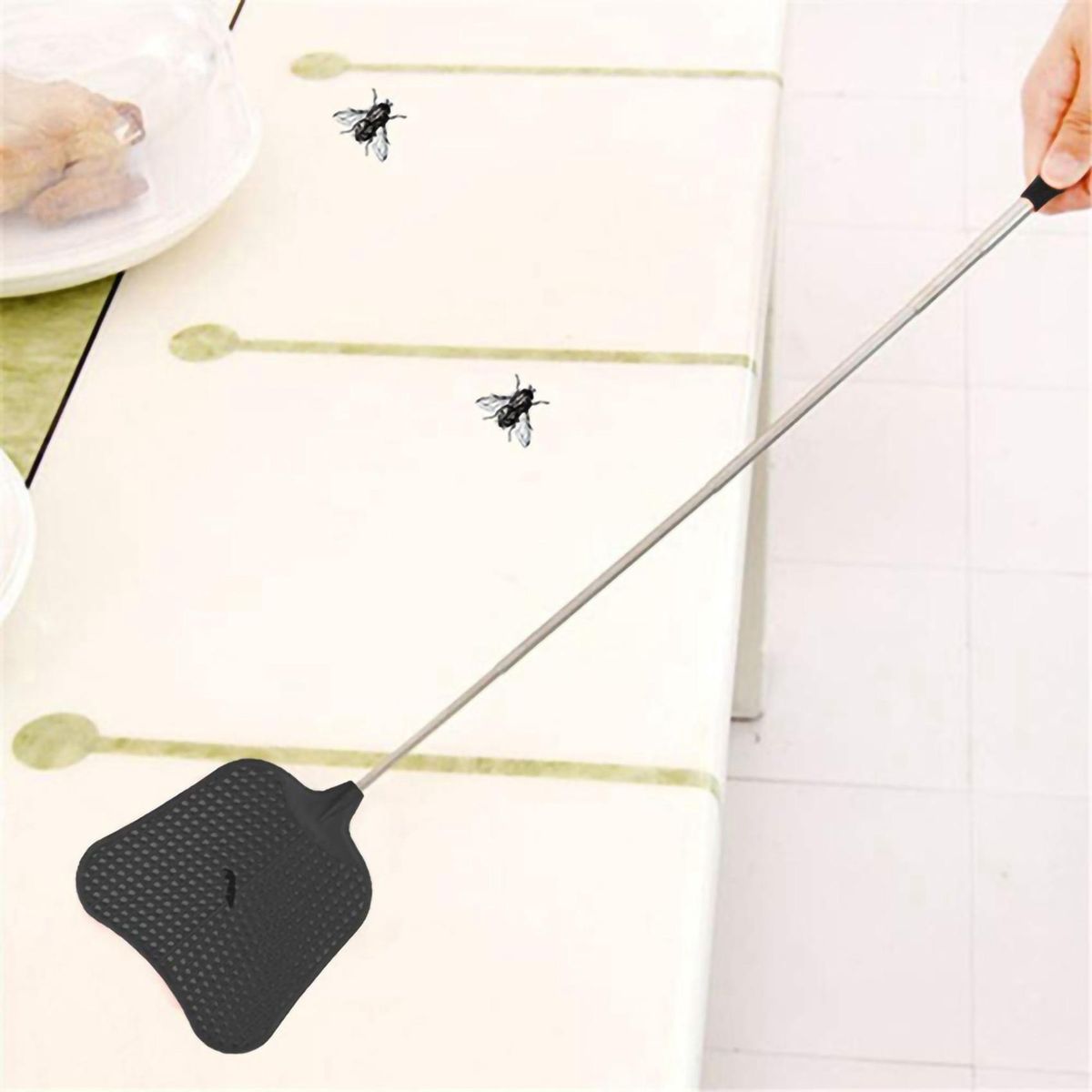 and Fly Killing Plastic Fly Swatter Retractable Stainless Steel Rod Suitable for Indoor and Outdoor Use