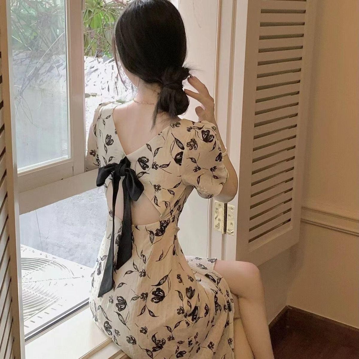 French Style Square Collar Floral Tea Break Dress for Women 2023 Summer New Irregular Slit Lace up Slimming Midi Dress