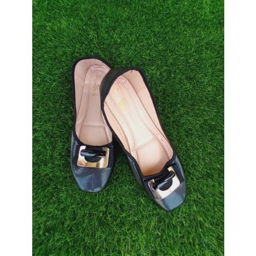 Ladies Flat Shoe - Black