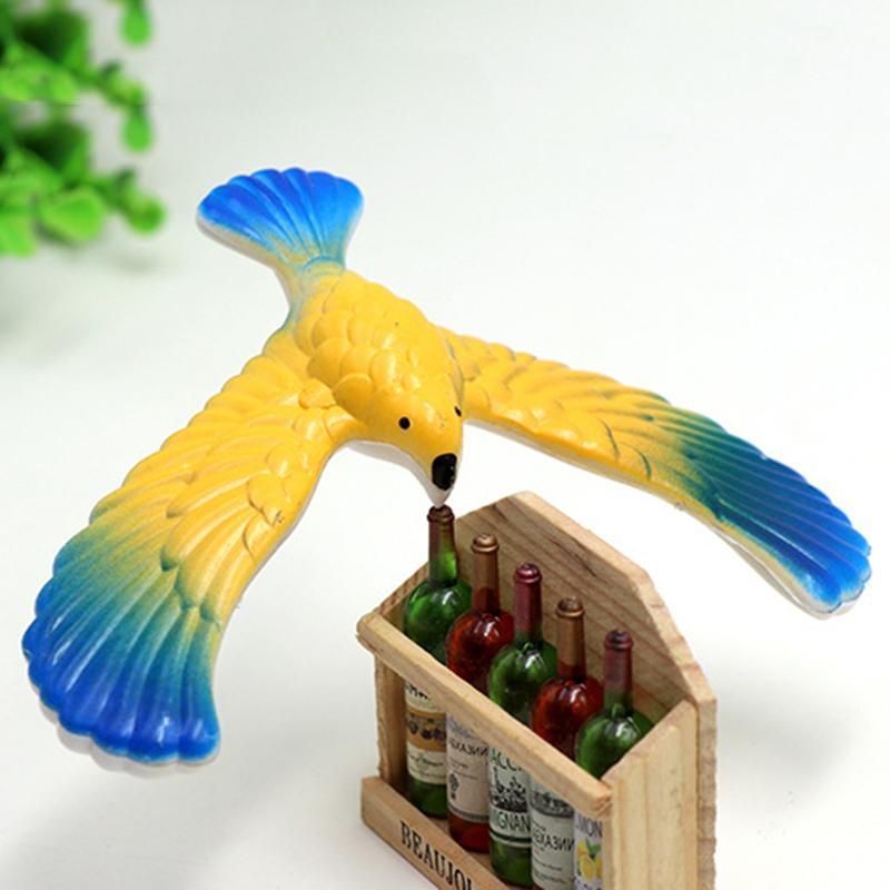 Multicolor Magic Balancing Bird Science Desk Toy Balancing Eagle Novelty Fun Children Learning Gift Kid Educational Toy with Pyramid Stand,Color cannot be specified