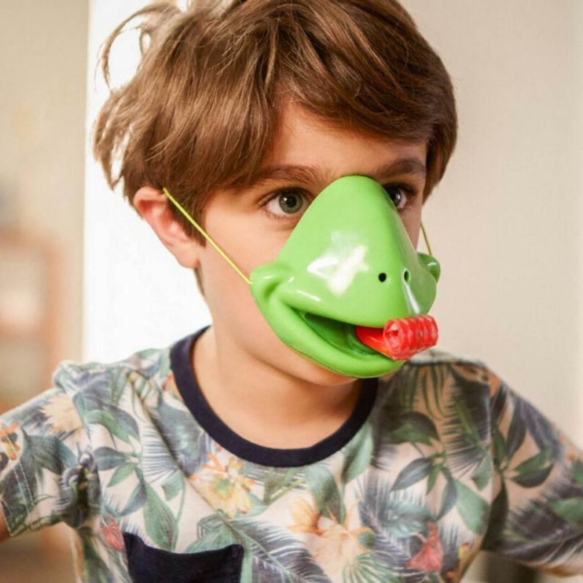 Chameleon Covers Tongue Out Toy Lizard Mouth Home Family Funny Card Board Game