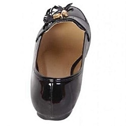 Women Patent Leather Flat Shoe With Horse Wip Detail - Black