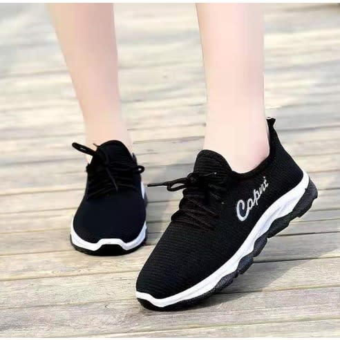 Women's Lightweight Sneakers - Black And White