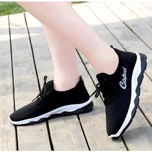 Women's Lightweight Sneakers - Black And White