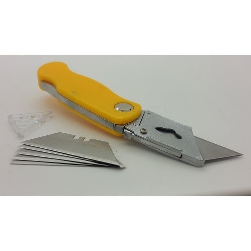 Foldable Knife + Extra Blades