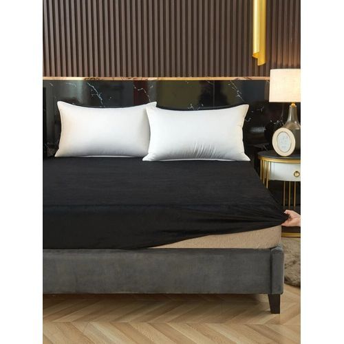 Fitted Sheet Mattress Protector + 2 Bed Pillows -Black