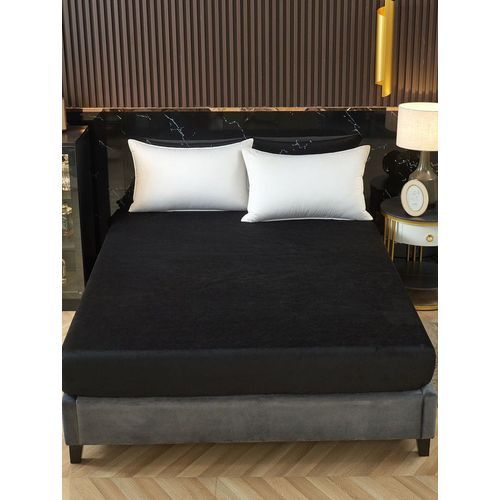 Fitted Sheet Mattress Protector + 2 Bed Pillows -Black