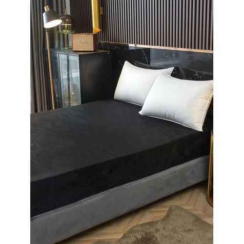 Fitted Sheet Mattress Protector + 2 Bed Pillows -Black