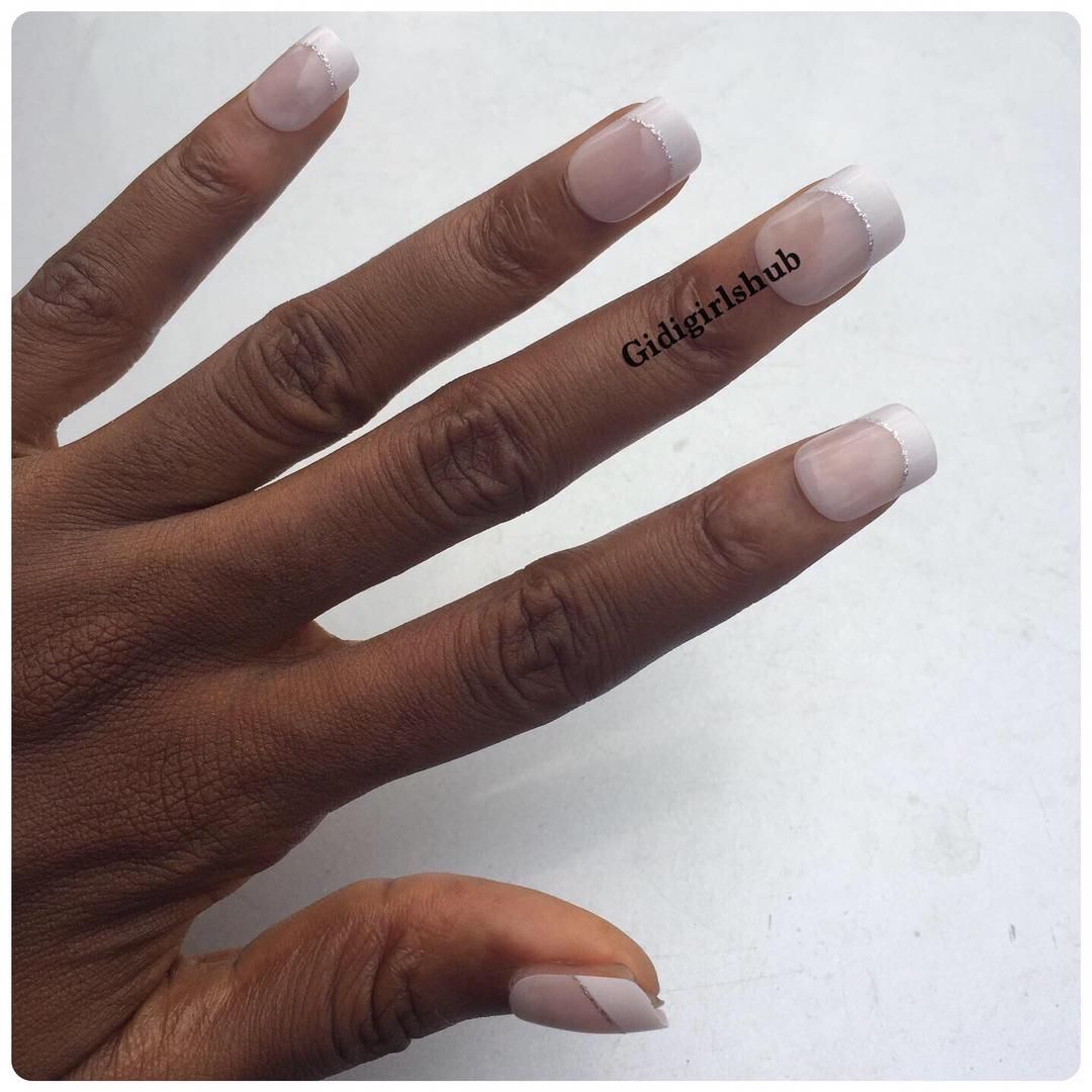 24pcs White Tip French Short Nails With Silver Lines