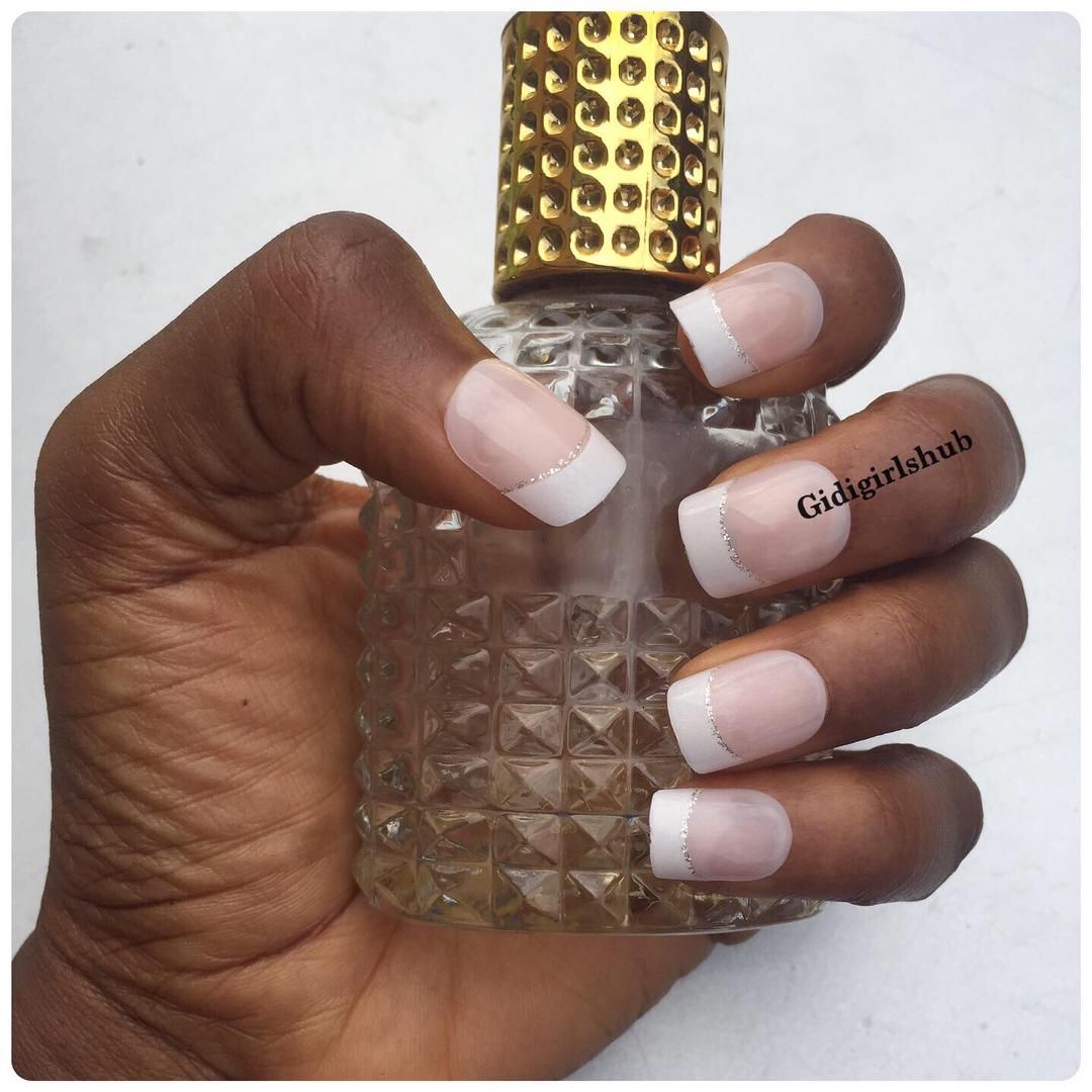 24pcs White Tip French Short Nails With Silver Lines