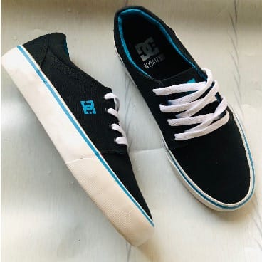 Quality Black And Blue Unisex Sneakers Boys Shoes