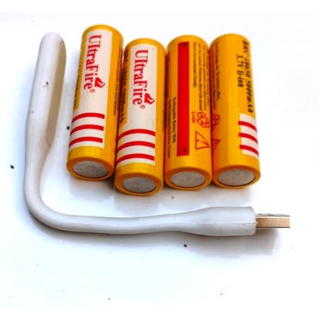 4pieces- Flat Rechargeable Li-ion Battery + USB Light