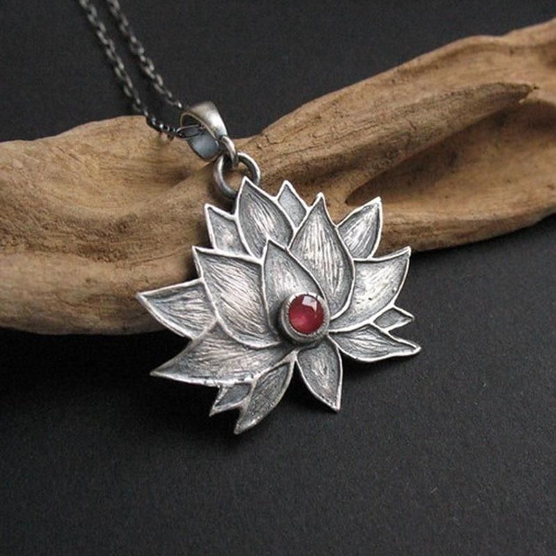 Bohemia Lotus Flower Pendant Necklace Creative Jewelry Blooming Floral Red Beads Stone Chains Choker Necklace Women Accessories