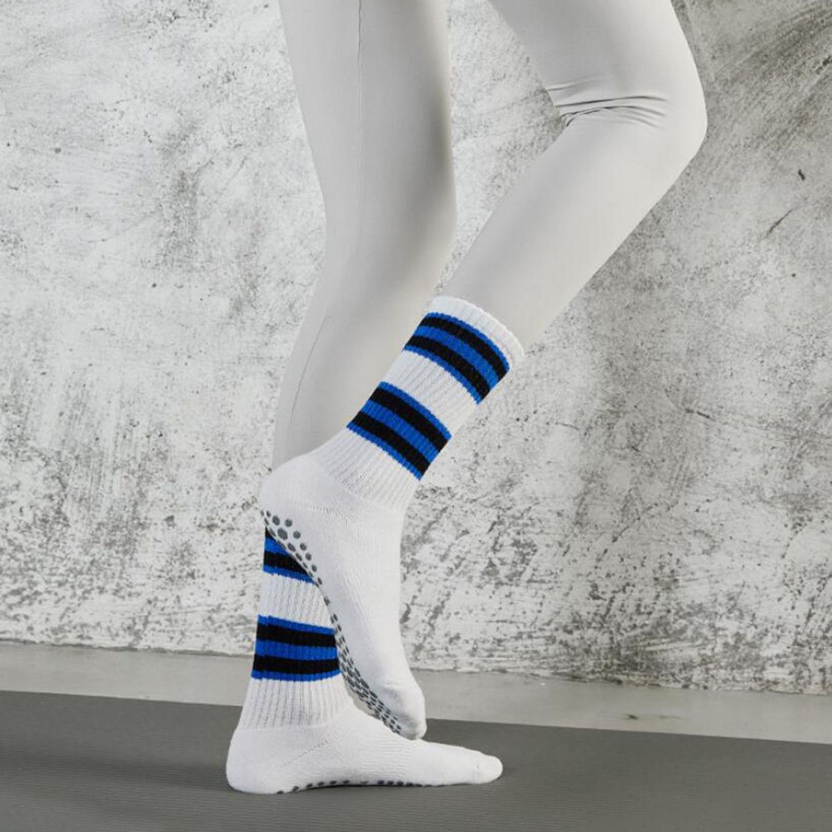 1 Pair Thermal Socks Winter Women Fitness Yoga Long Calf Socks Blue White