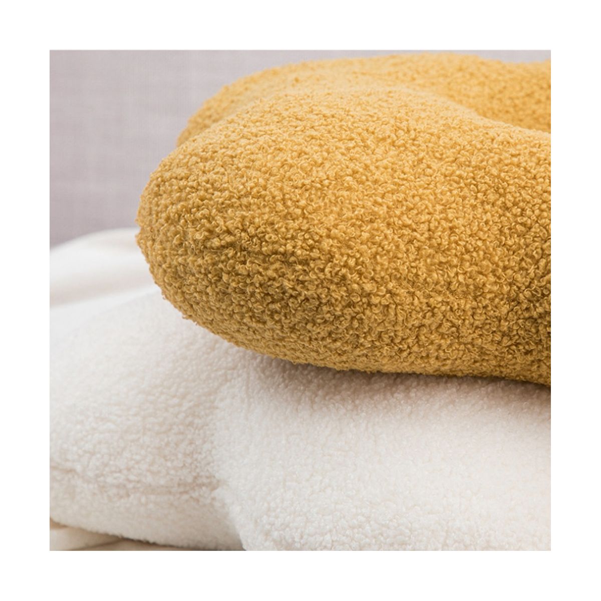 Small Daisy Shaped Pillow Nordic Wind Pillow Plush Cushion White