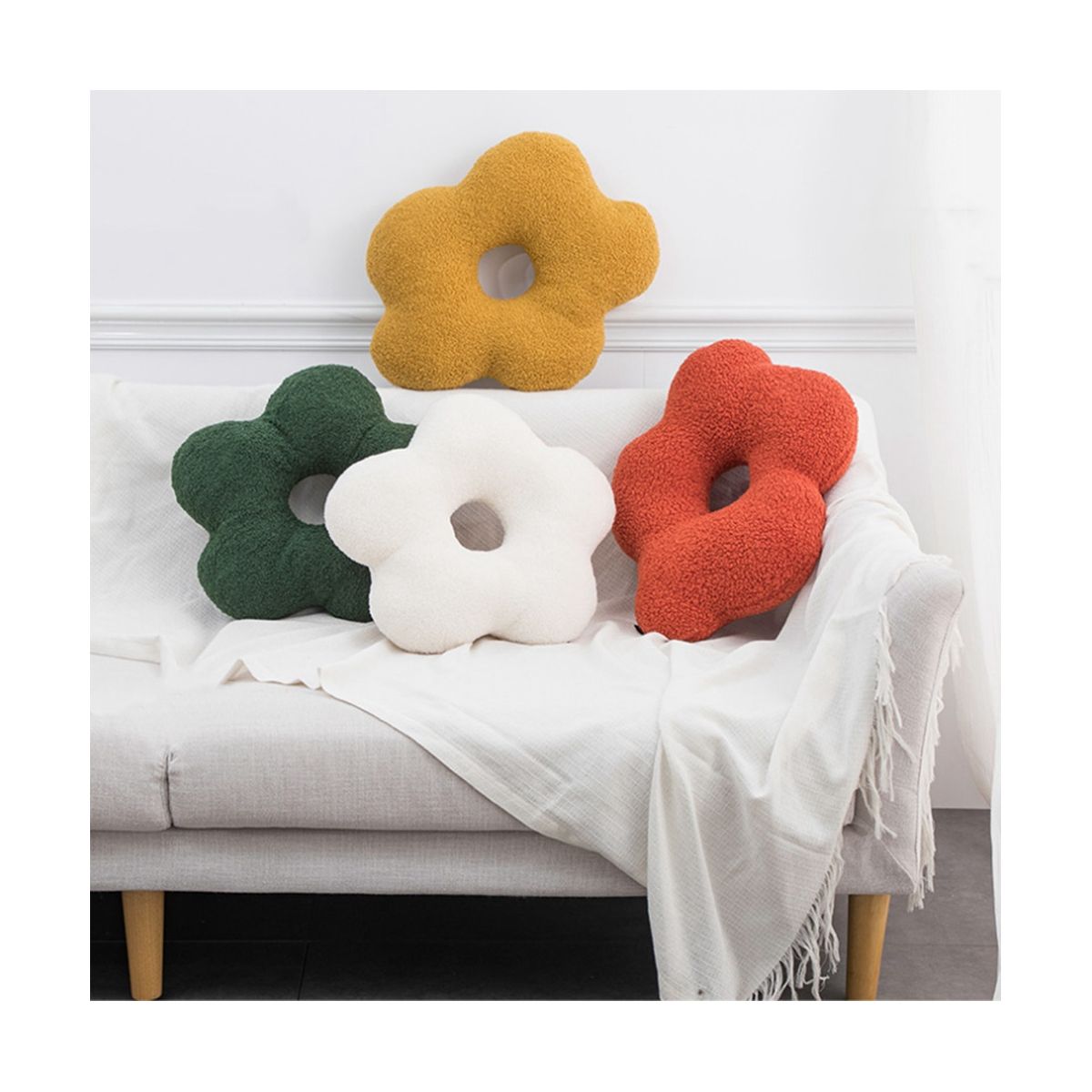 Small Daisy Shaped Pillow Nordic Wind Pillow Plush Cushion White