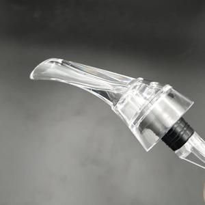 1Pc Portable Wine Decanter Red Wine Aerating Pourer Spout Decanter Wine Aerator Quick Aerating Pouring Tool Pump