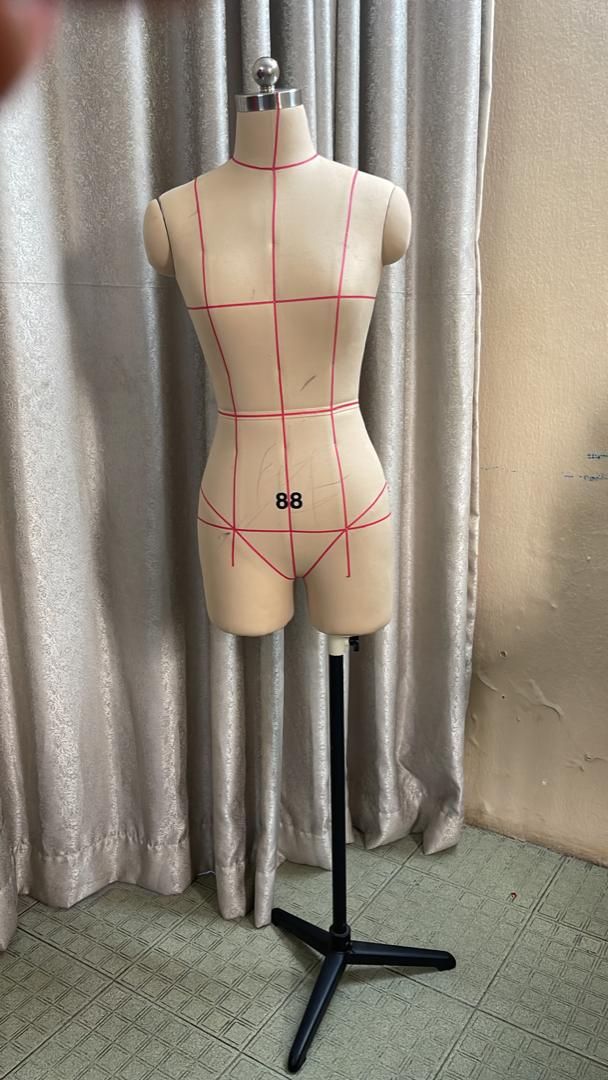 Puff Shoulder Fully Pinnable Dress Form Mannequin