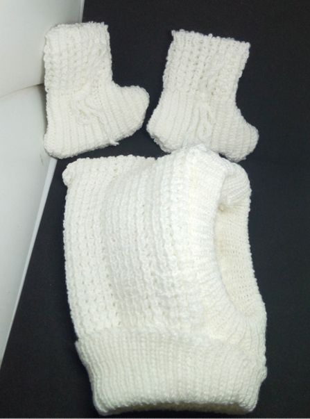 Knitted Unisex Baby Cap And Socks A2 - White
