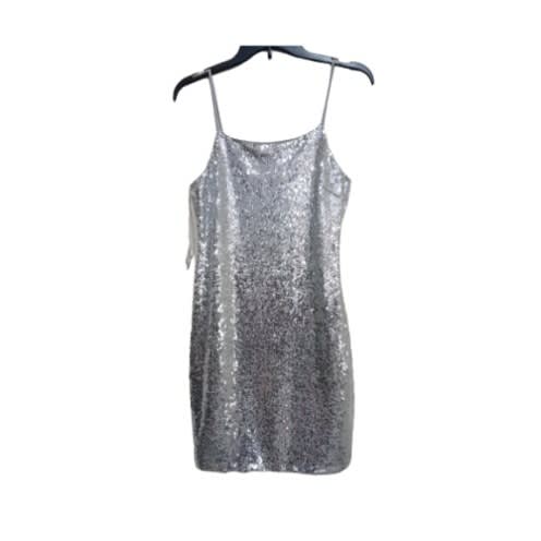 Short Sequined Strap Shoulder Sleeve Gown - Silver