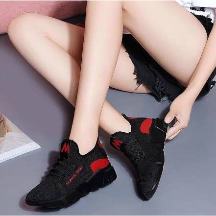 Women Lightweight Sports Sneakers - Black And Red
